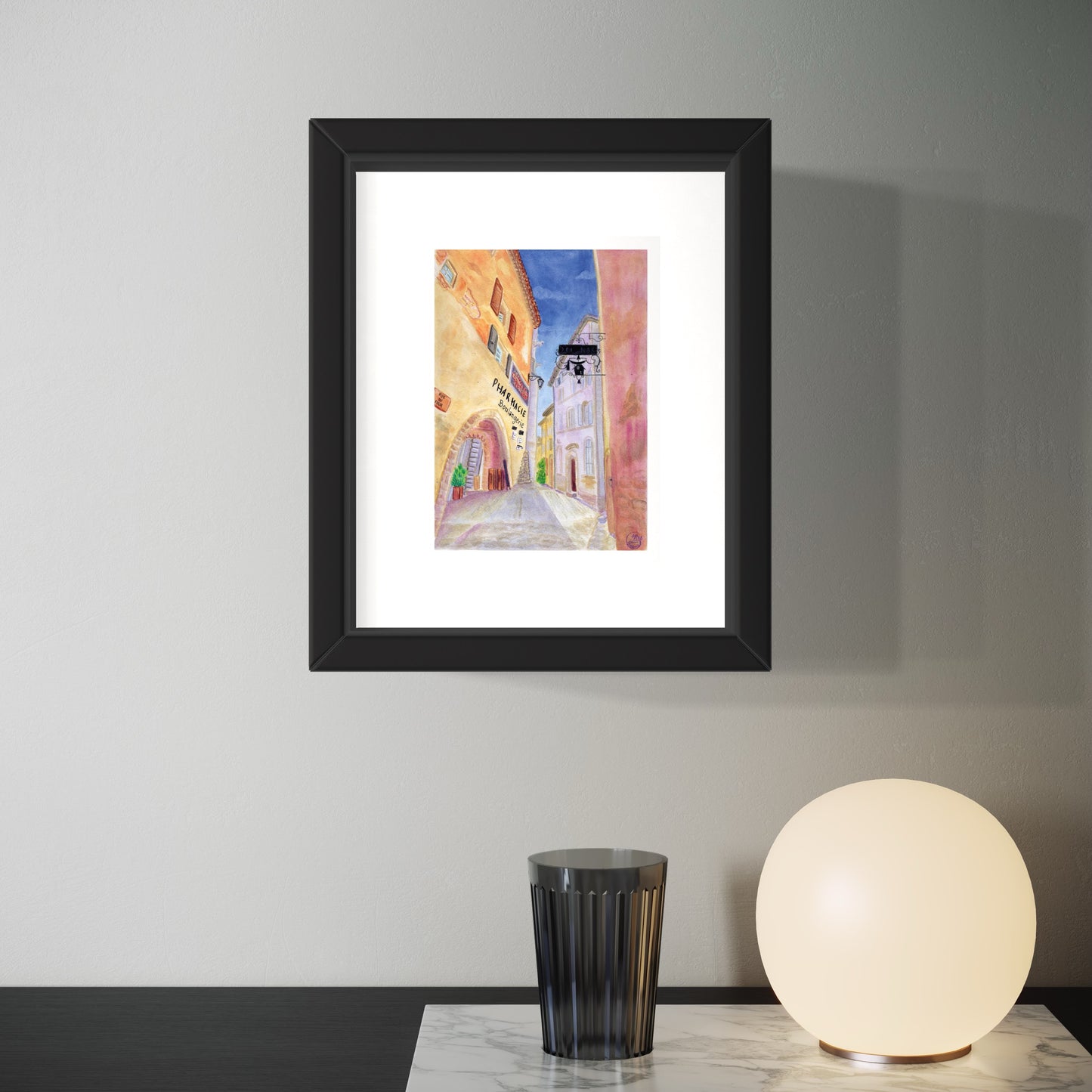 Poster. Pharmacie et promenade dans les ruelles de Gordes: la vie d'un petit village atypique